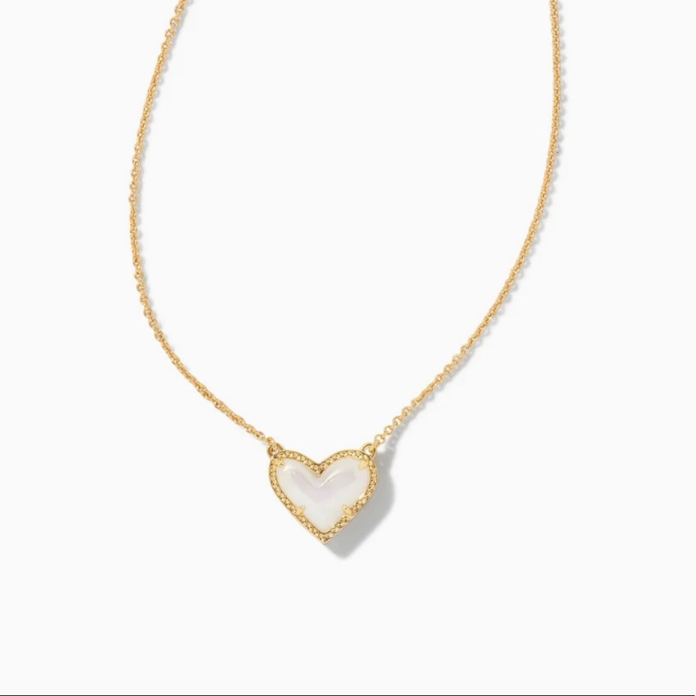 Kendra Scott Ari Heart Necklace
